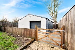 Photo 16- click for photo gallery